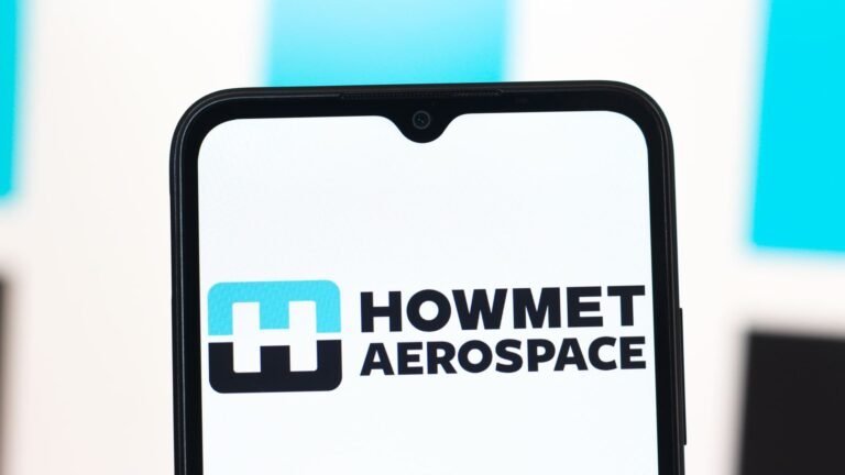One aerospace stock got hit by a SpaceX announcement. Two analysts say buy the dip