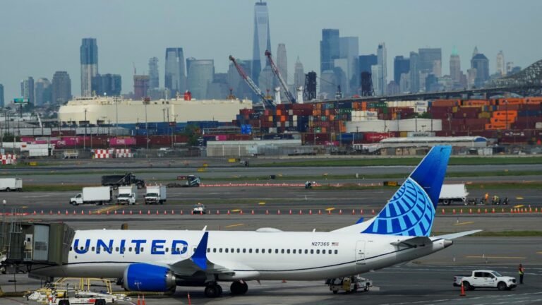 Flight disruptions ease at Newark, Philadelphia following equipment outage