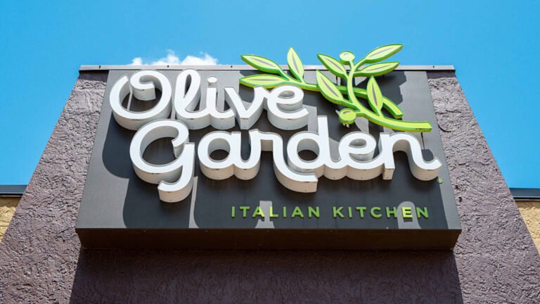 Darden Restaurants stock falls as Olive Garden reports slower growth