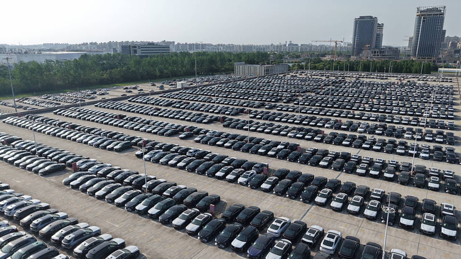 U.S. auto market predictions for 2030: More hybrids, no Chinese entrants