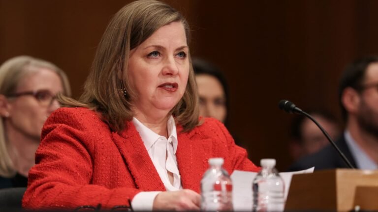 Fed staff should have known Silicon Valley Bank was vulnerable, new report finds