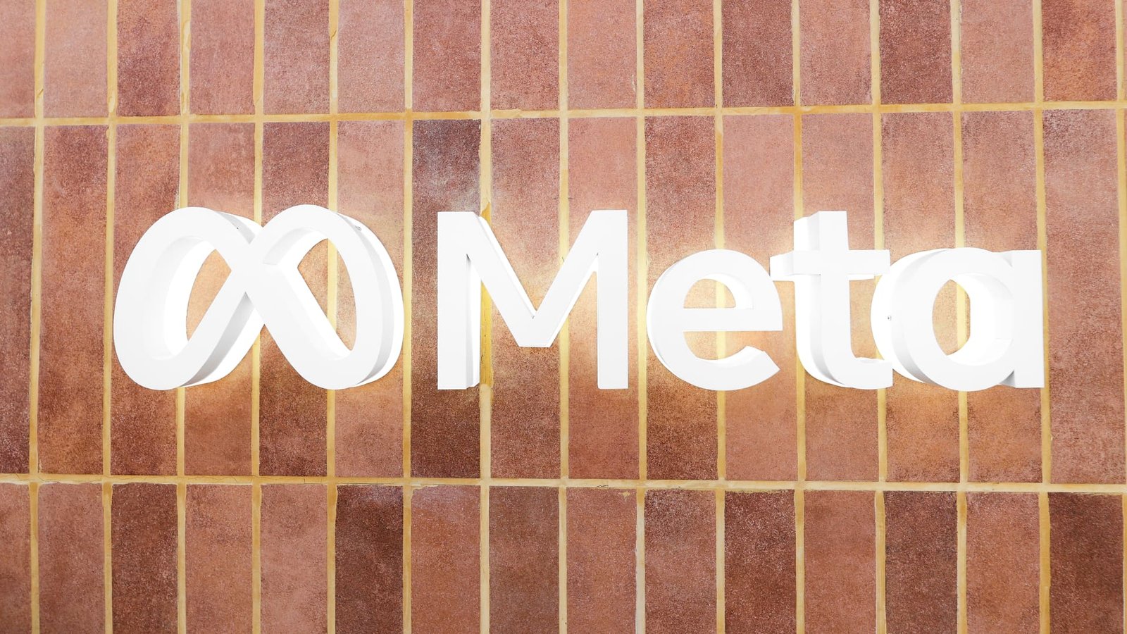 Looking for evidence that Meta's AI investments are paying off? Here are 2 ways