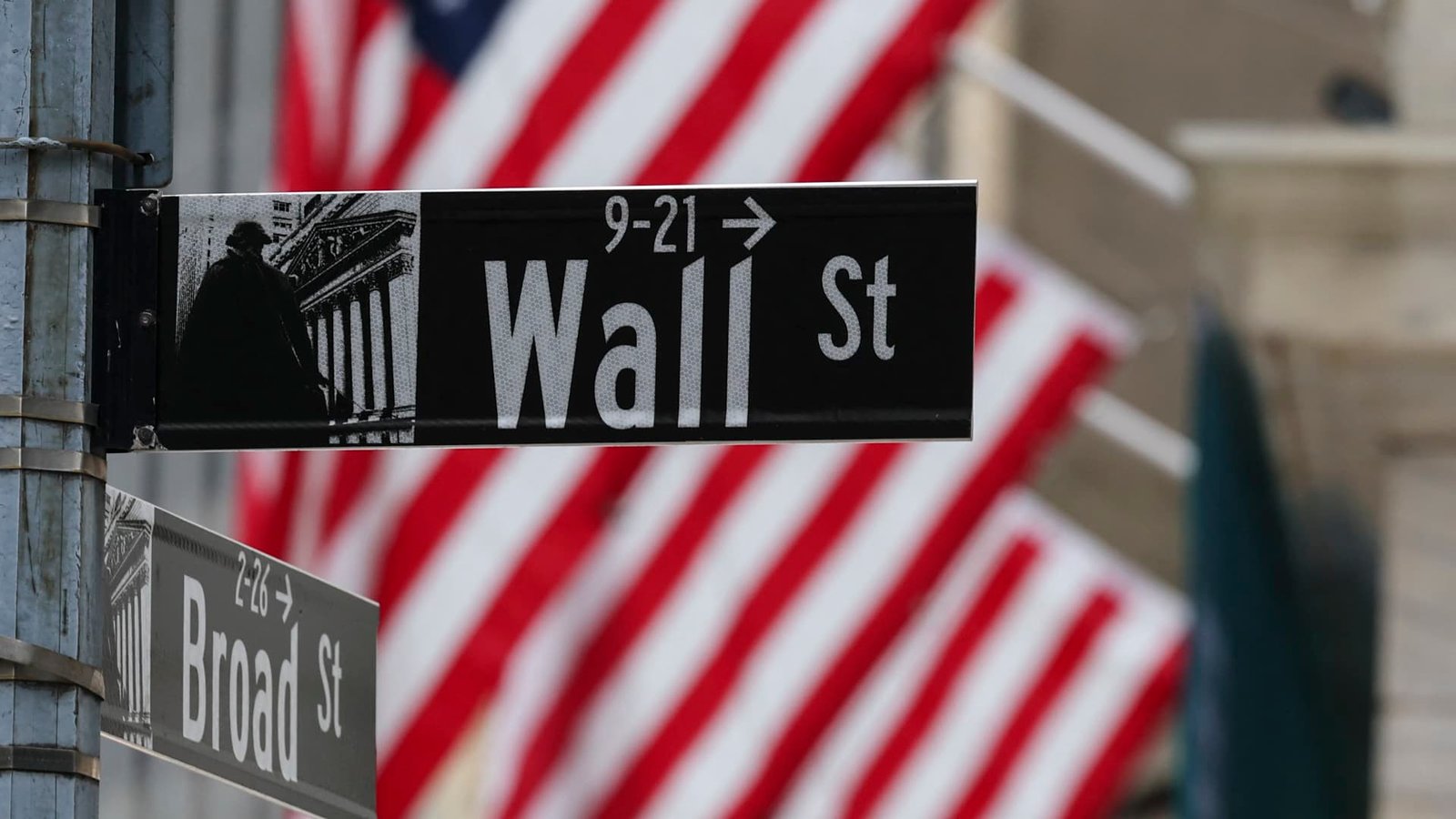 Higher interest rates can be scary for stocks — but it's not that simple