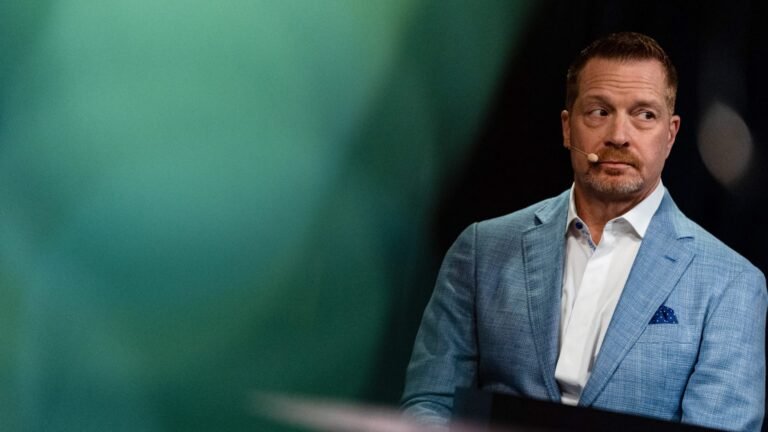 What the market needs to branch out beyond AI stocks. Plus, a win for CrowdStrike