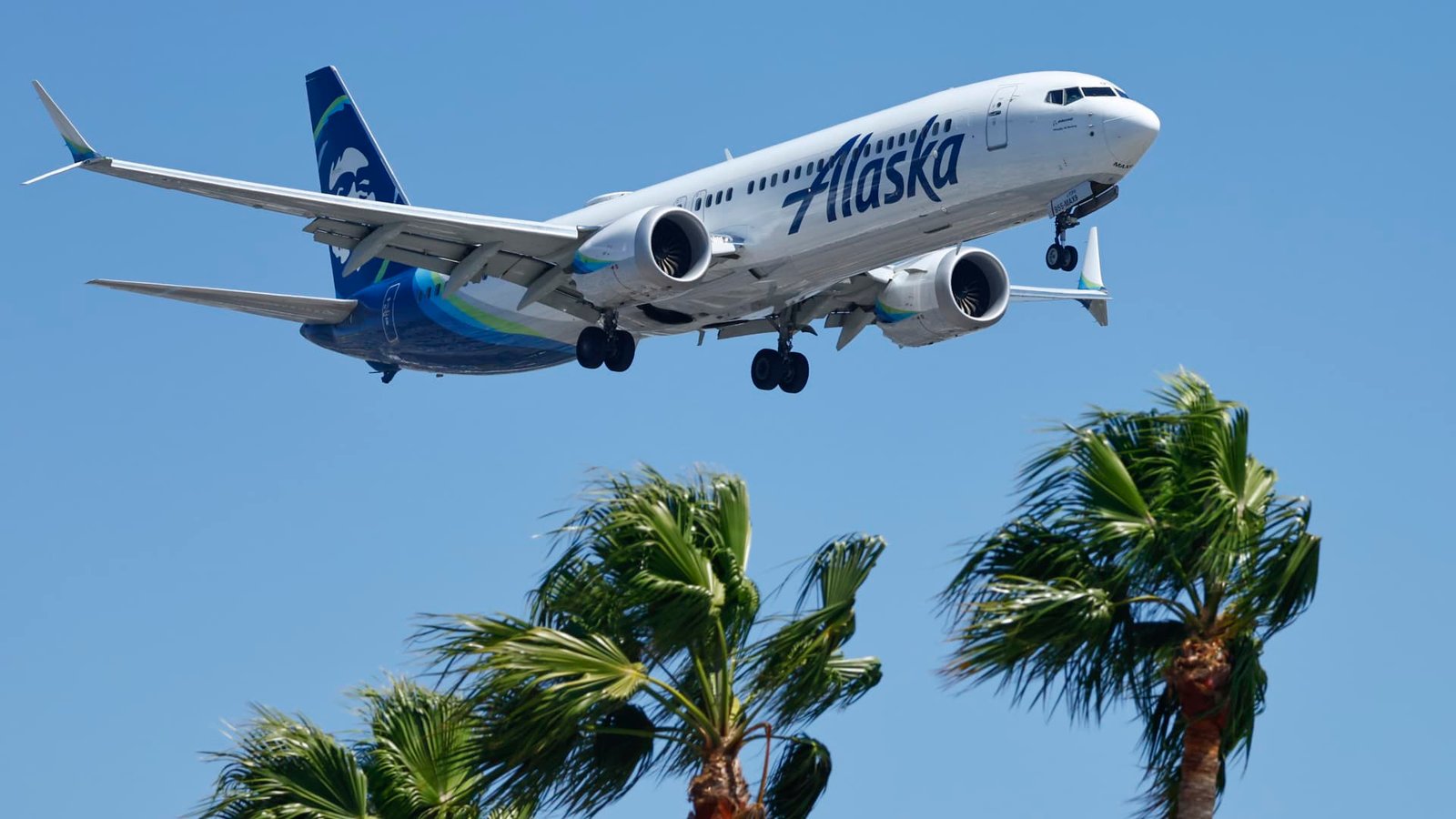 Alaska Airlines CEO 'not overly concerned' about new Boeing Max 10 delay