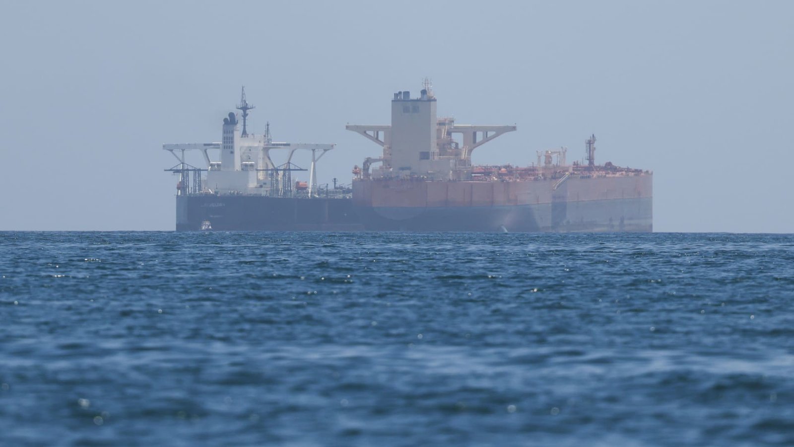 Oil extends losses as Saudi Arabia reportedly offers ship-to-ship crude transfers after pipeline hit