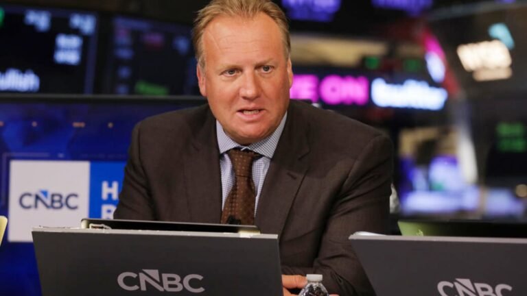 Josh Brown says Apple's stock chart just gave you a classic 'tell.' What it means
