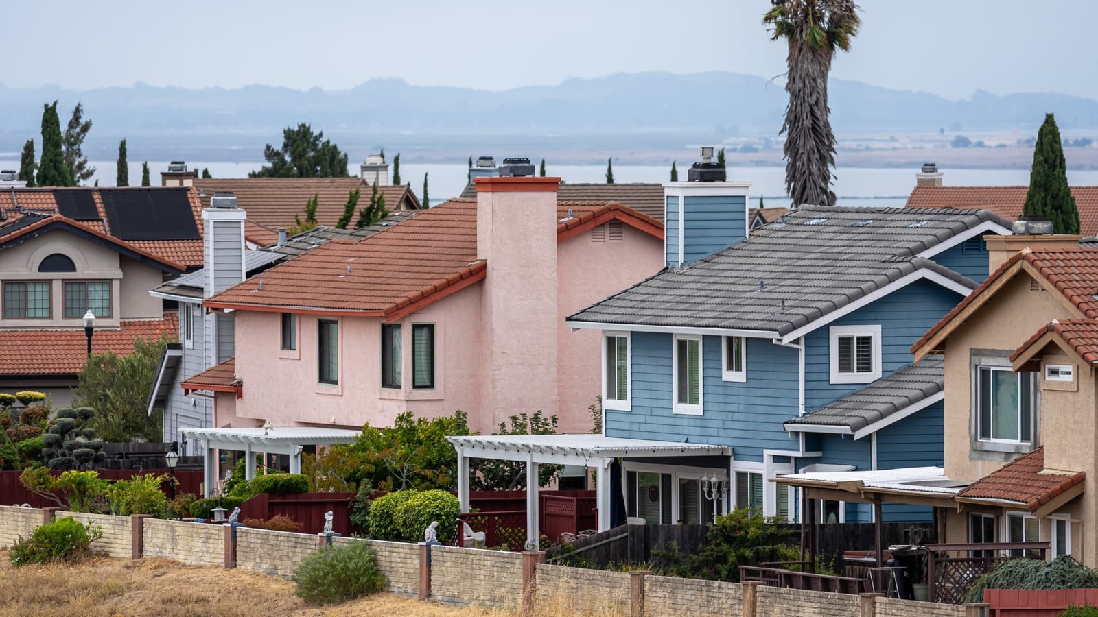 30-year fixed mortgage rate tops 7% for the first time in over a year