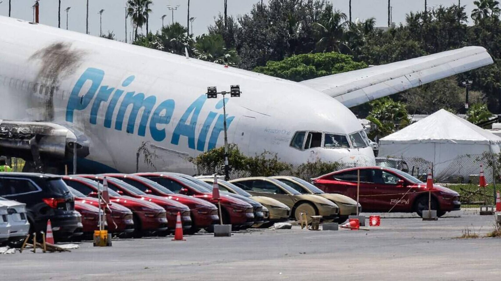 Pilot pressed on with landing despite warnings in Miami cargo crash, NTSB says