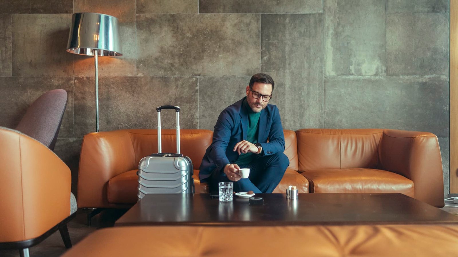 Here’s how to get into the top-ranked U.S. airport lounges with credit cards