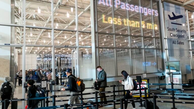 Flyers are happier with U.S. airports, despite near record travel levels, J.D. Power report shows