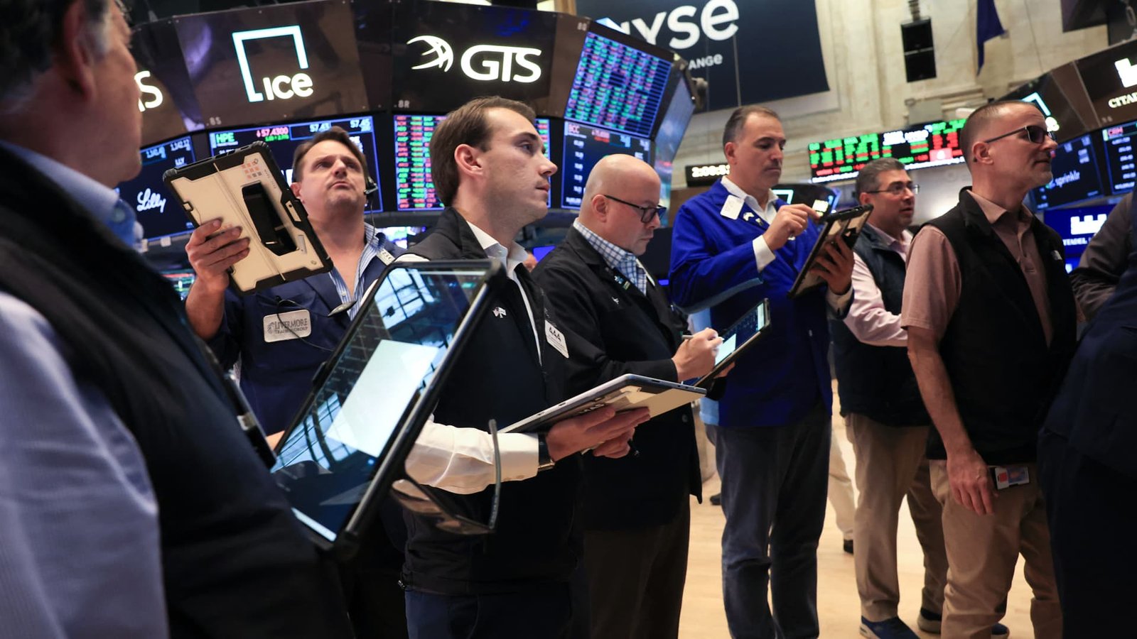 The 'Magnificent Seven' is bucking the market trend. Why the jump in Treasury yields may be helping