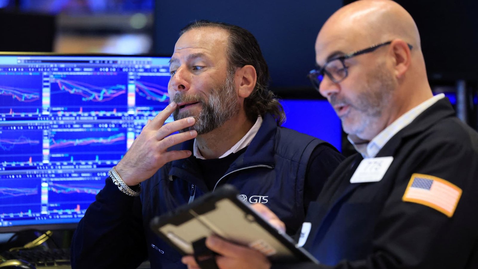 U.S. Treasury yields edge higher amid pressure on global government bonds