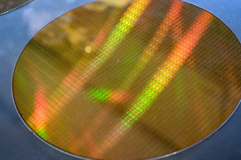 Here's one strategy for options traders betting on Micron, according to Mike Khouw