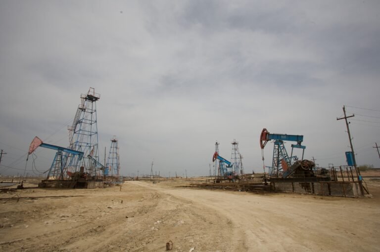 ExxonMobil to operate Azerbaijan shale venture with SOCAR