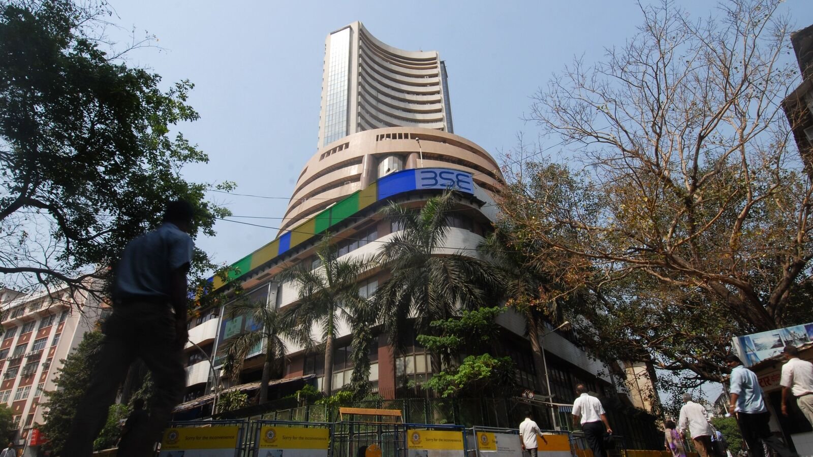 Expert View: Selective buying under the shell of Homruz &amp; supply constraints, says Vinod Nair