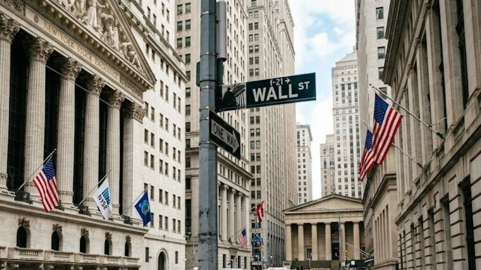 US stocks fall as oil surges past $100 on deepening Middle East tensions