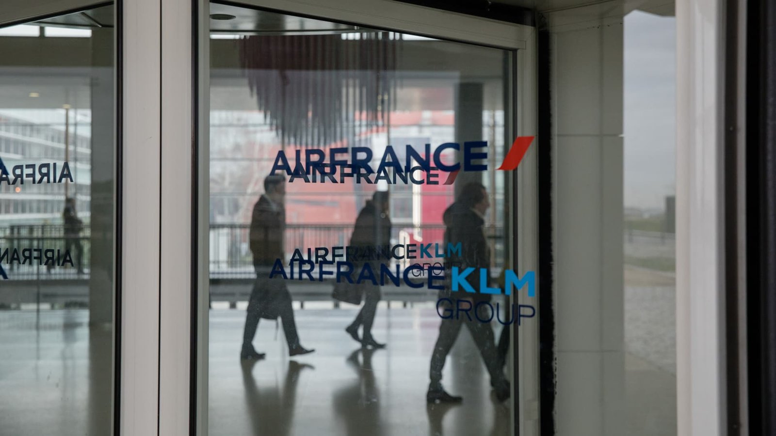 U.S. fines Air France, KLM over flights in prohibited Iraqi airspace