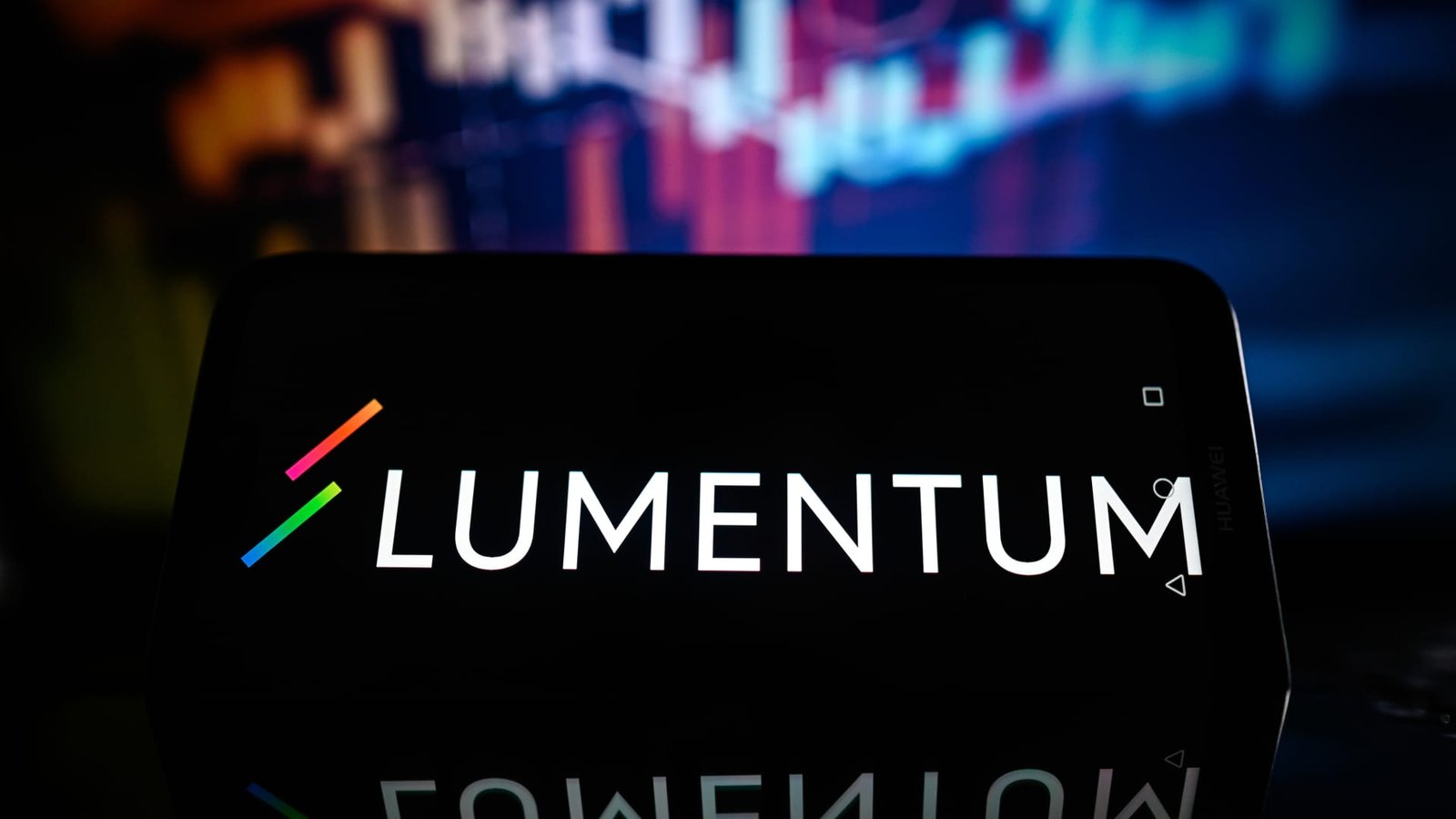 This photonics stock is already up 600% in one year. Now it's breaking out again