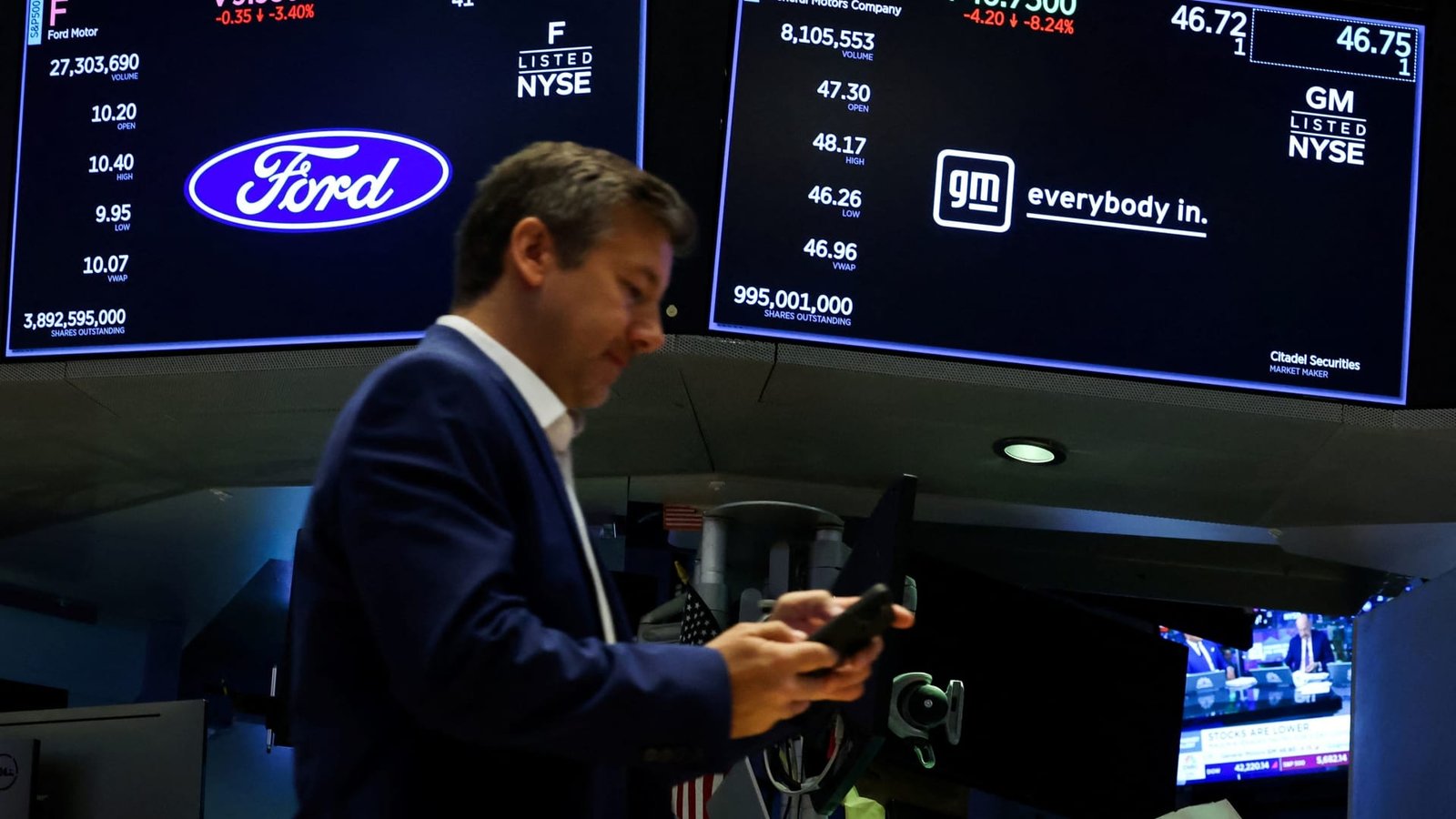 GM is shifting gears to the Nasdaq, trying to draft behind Walmart’s lead