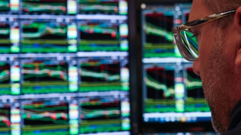 10-year Treasury yield drops back to 5% this week as investors seek cover from AI worries