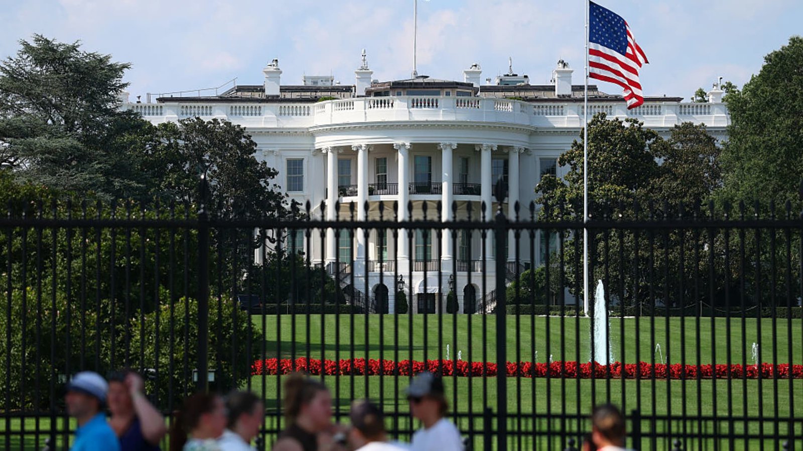 Order to limit Starshield for Ukraine came from inside White House: Reuters reports