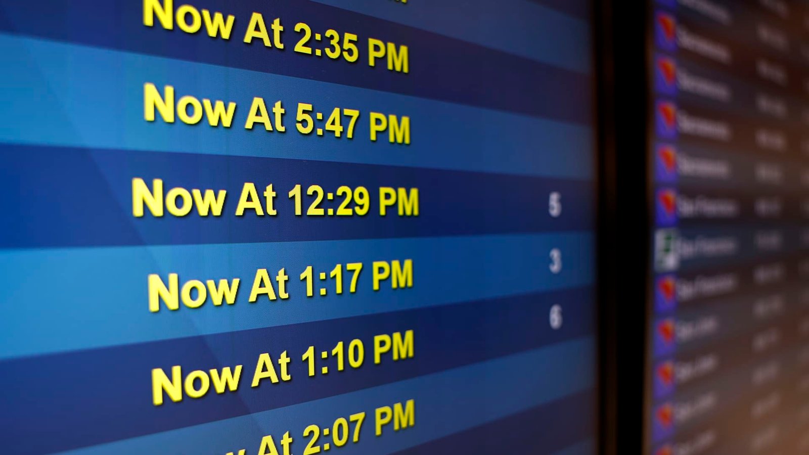 How to save on hotels and flights ahead of the most expensive holiday travel season in 10 years