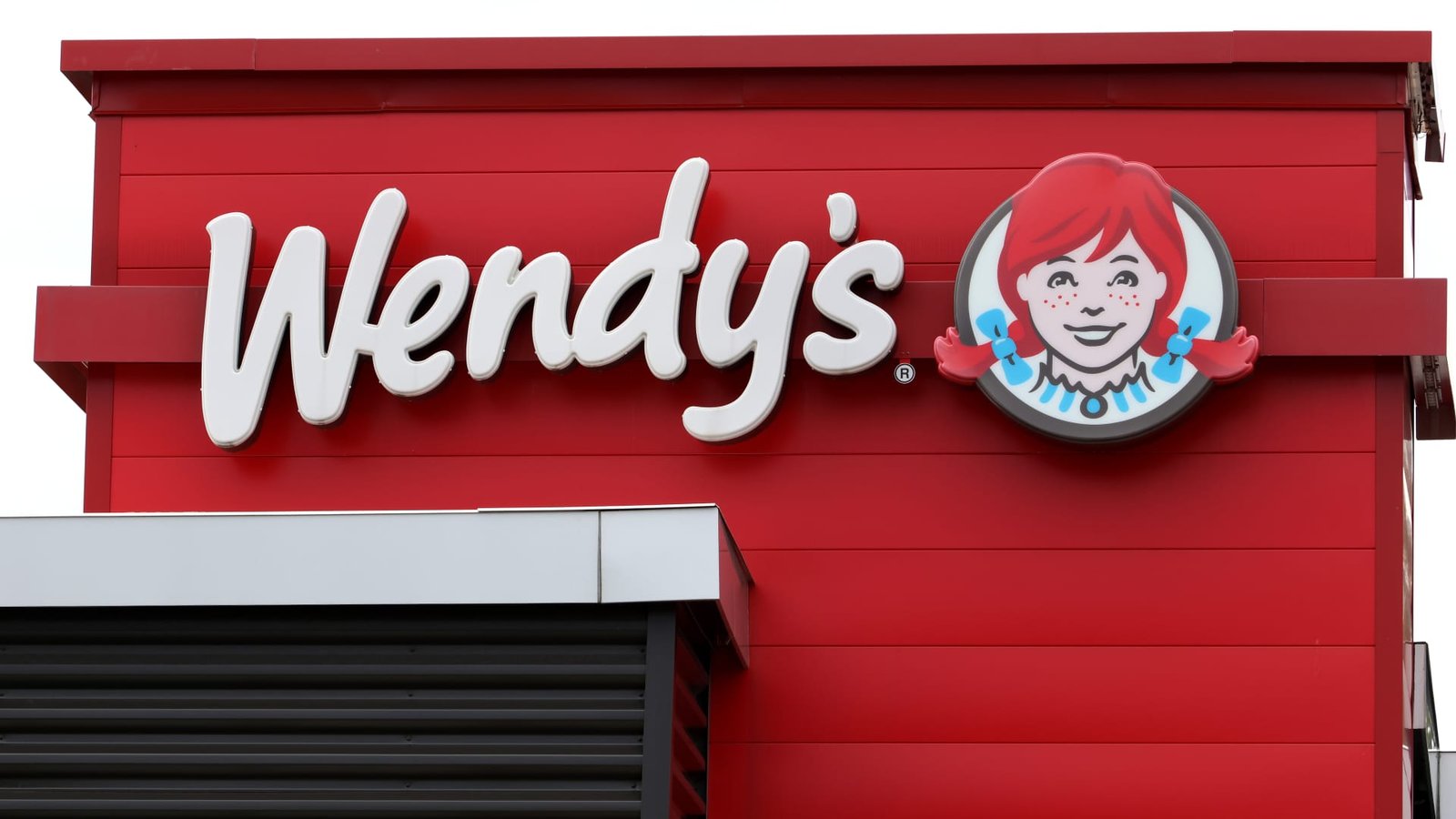 Wendy's shares jump 15% as Nelson Peltz's Trian offers $1.4 billion to buy burger chain