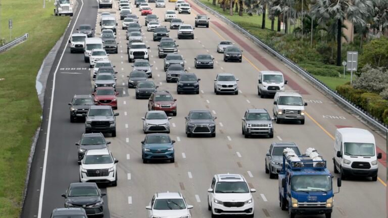 States, cities sue U.S. agencies over weaker vehicle fuel economy rules