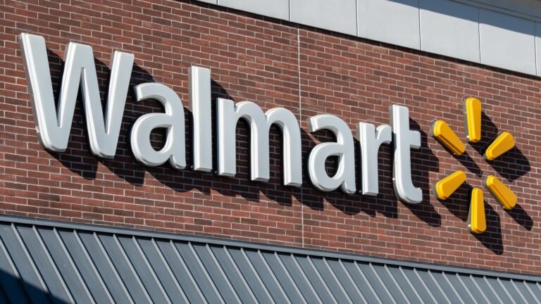 Walmart is a buy as inflation attracts more customers, says Deutsche Bank
