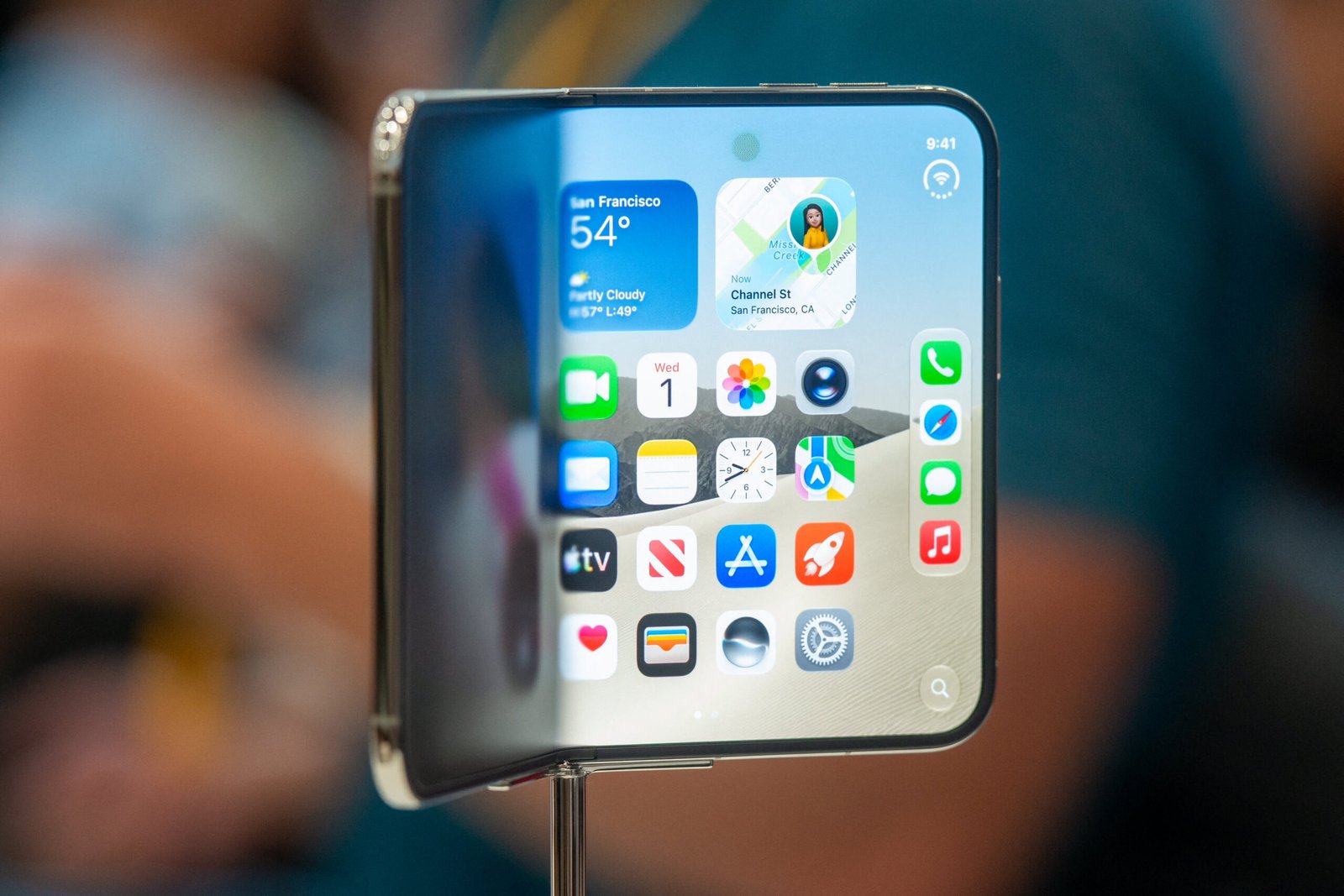 How options traders can go long on Apple for less