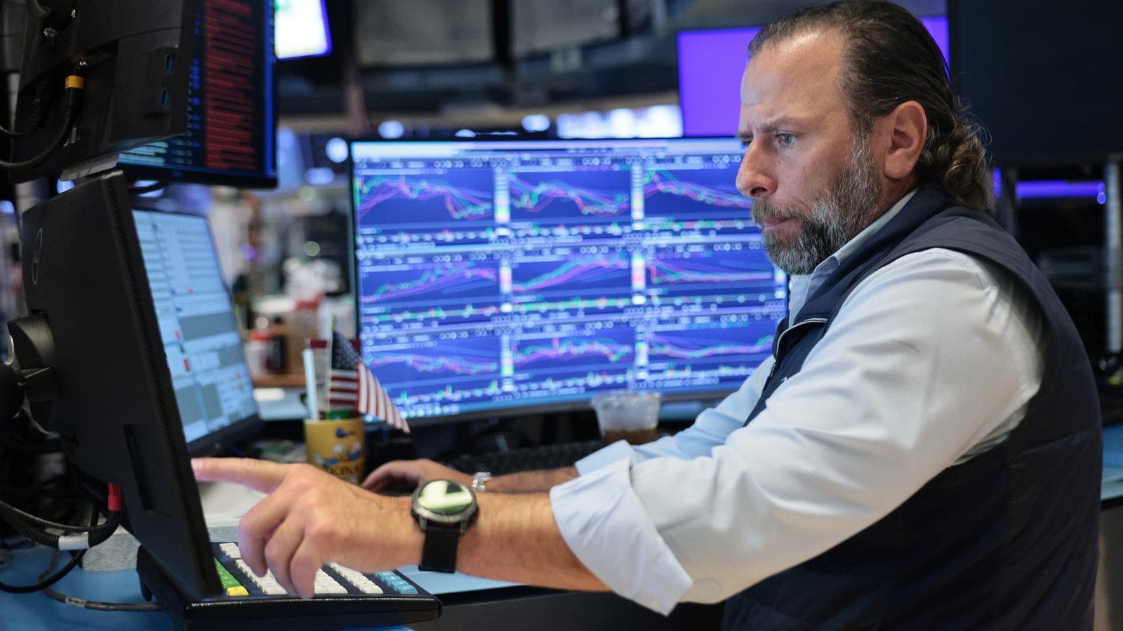 Treasury yields rise ahead of closely-watched 10-year auction and FOMC minutes
