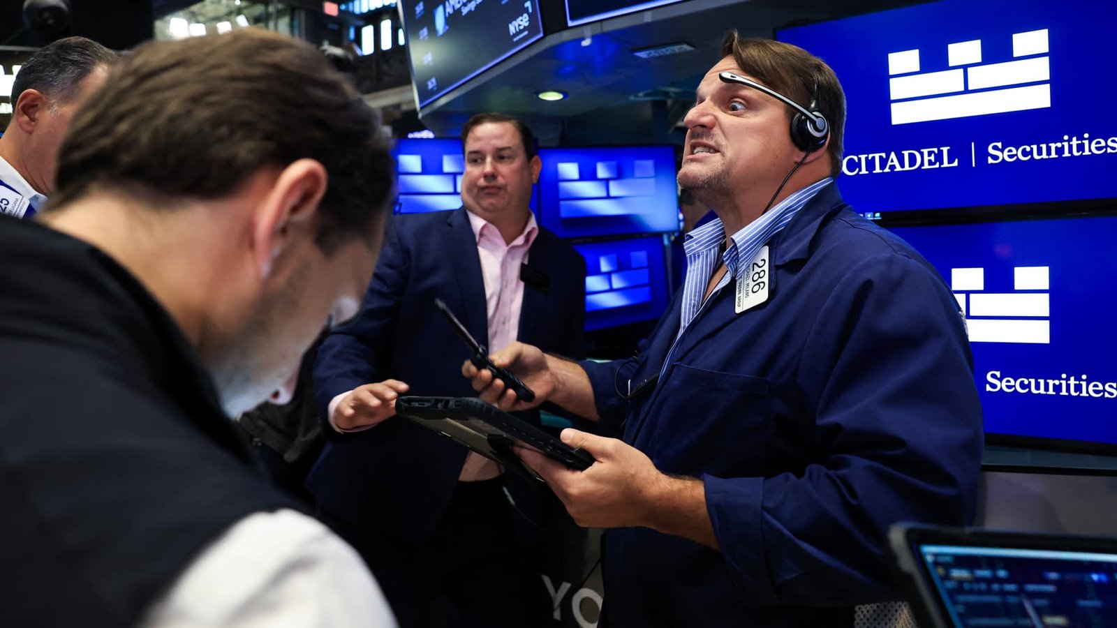 U.S. Treasury yields move lower as investors await housing, employment data