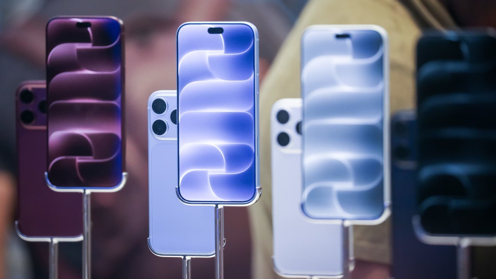 Apple gets a downgrade from Loop Capital on fears of slow iPhone sales