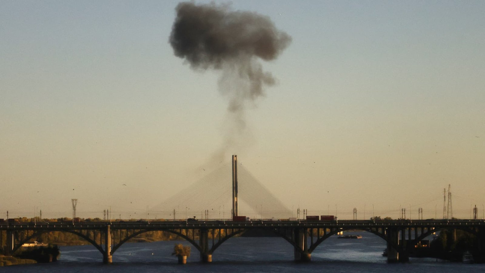 Russia ramps up attacks on Kyiv infrastructure as U.S. makes fresh push for peace talks