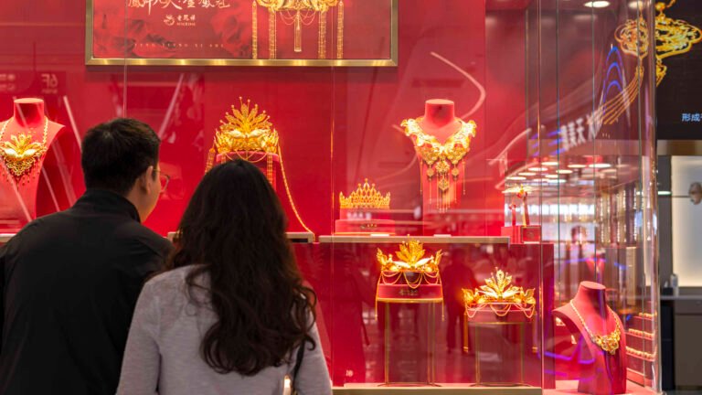 CNBC's The China Connection newsletter: How a gold-buying spree helps the yuan go global