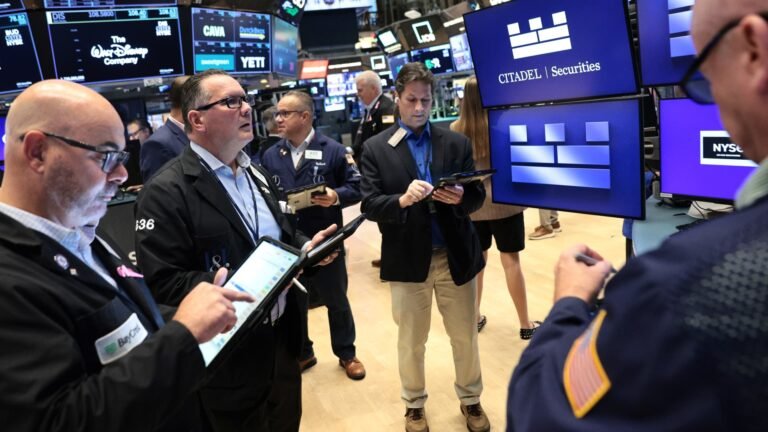 Why investors should stay long on AI stocks, according to Trivariate's Adam Parker