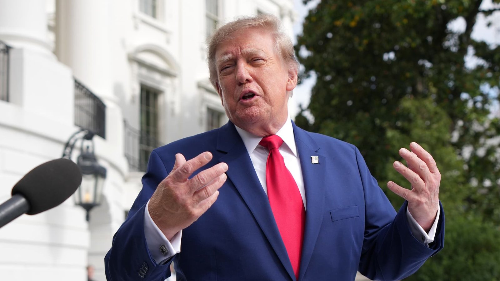 Trump says White House didn't order Starlink restrictions in Ukraine