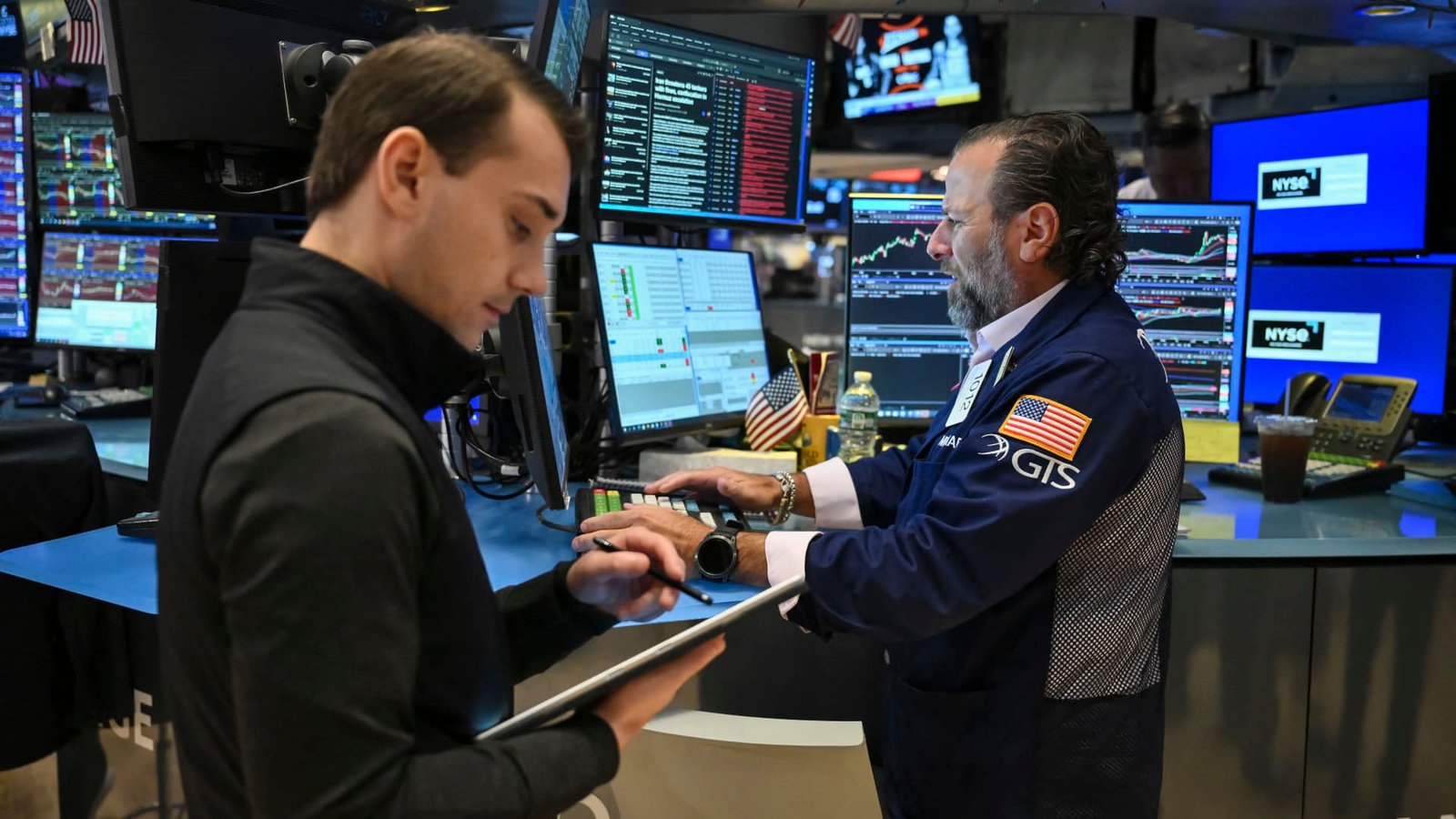 Investors are doing just as well this year by shunning AI. How to invest if the tech trade keeps fizzling
