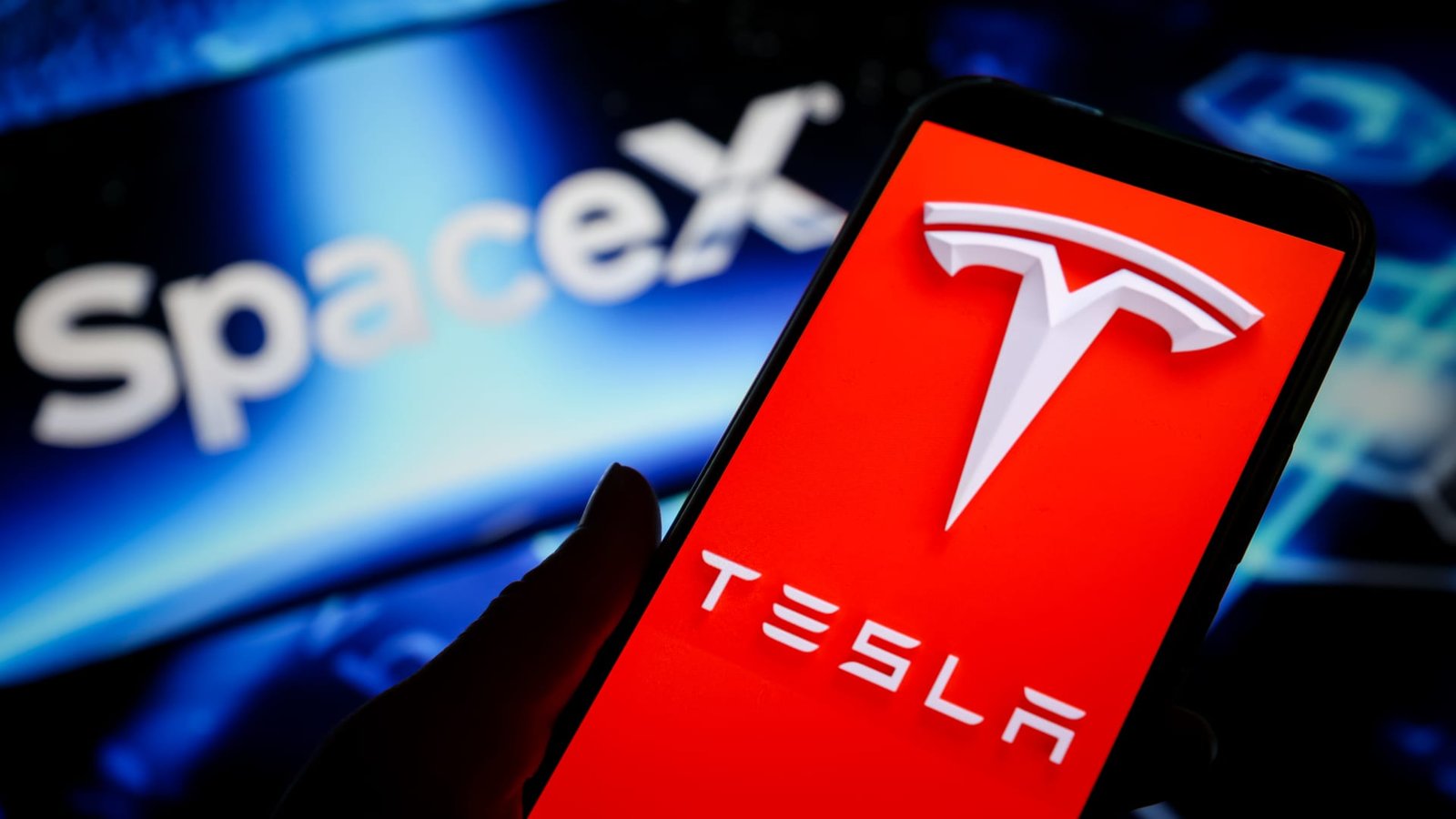 Buy Tesla ahead of potential SpaceX merger, says Barclays