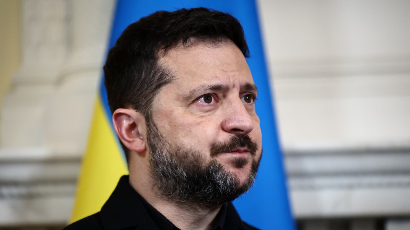 Russian strikes plunge Ukrainian city into blackout as Zelenskyy warns of more missile attacks
